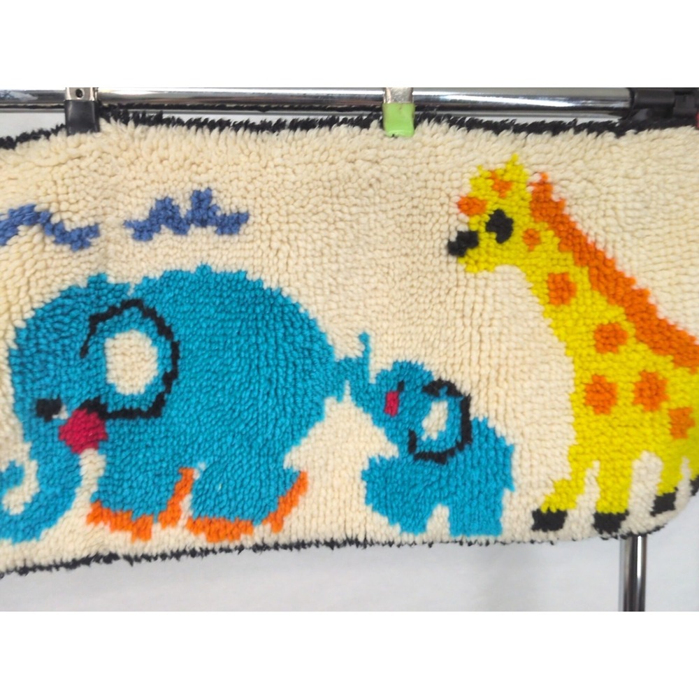 VTG Kids Room Rug Carpet Wall Hanging Decor Noahs Ark Elephant Latch Hook - Picture 4 of 8